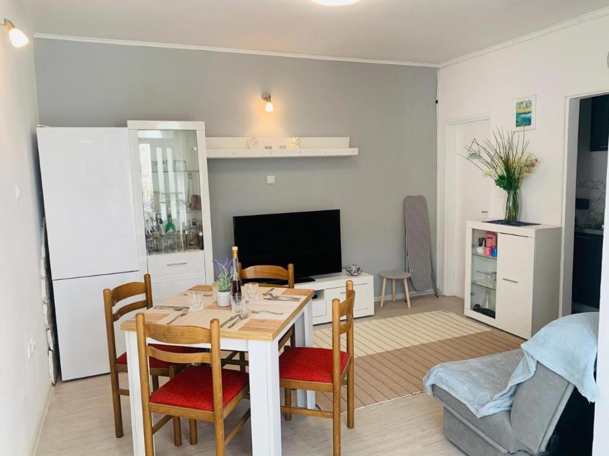Appartamento Apartman Flora'S Garden Korčula Esterno foto