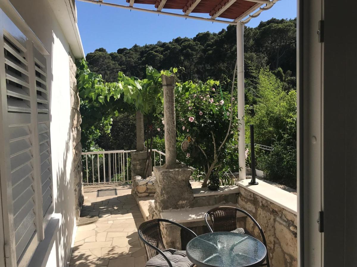 Appartamento Apartman Flora'S Garden Korčula Esterno foto