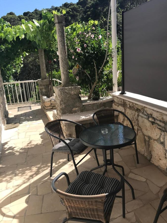 Appartamento Apartman Flora'S Garden Korčula Esterno foto